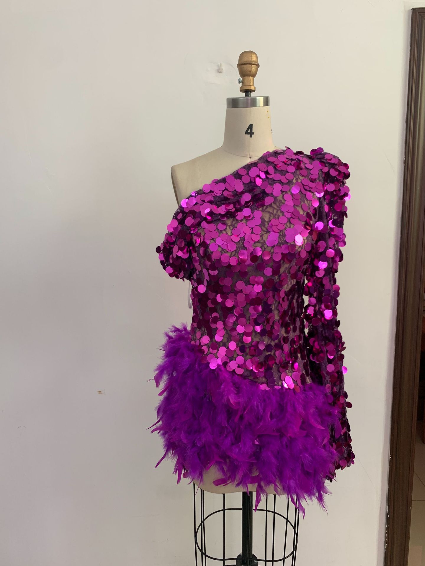 Purple Sequined Feather Skirt One-shoulder Sleeve Short Dress Luxury Party Stage Performance Dress touchydesign