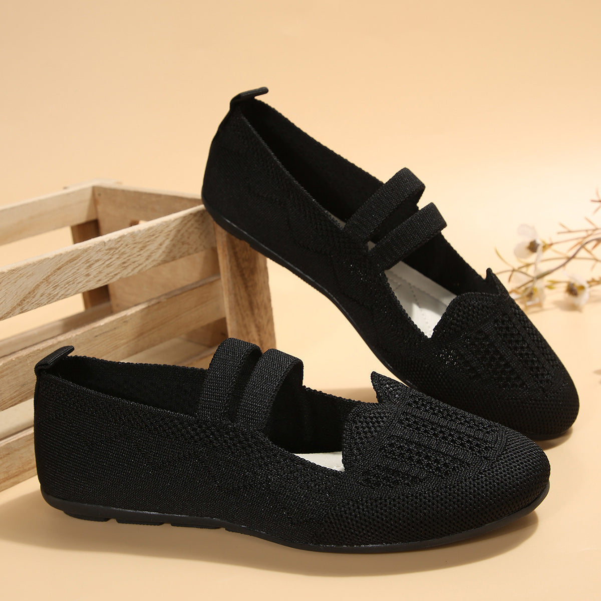 Women's Casual Mesh Flats - Low-Cut Round Toe Slip-On Knit Shoes in Lightweight Breathable Material