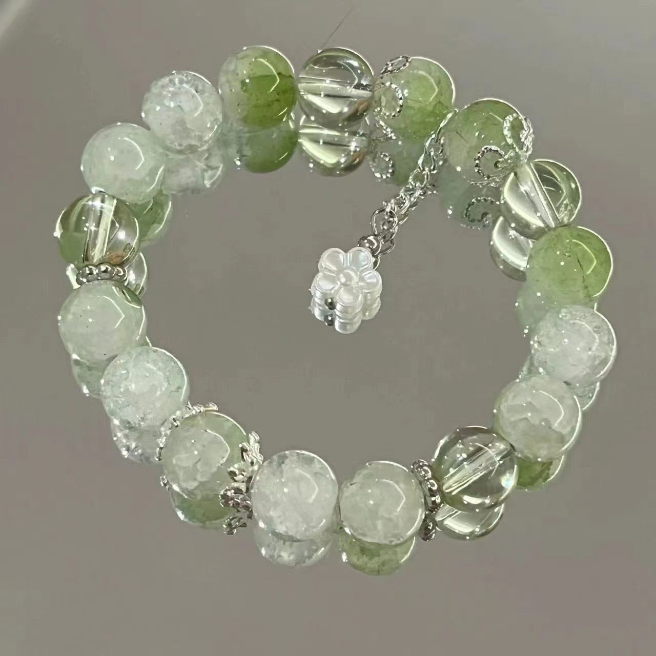 Women's Green Glass Flower Bracelet touchydesign