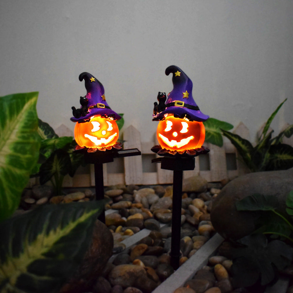 Solar-powered Halloween pumpkin lamp for outdoor decor – creative atmosphere lighting for yards and gardens in the US, perfect for spooky seasonal decoration.