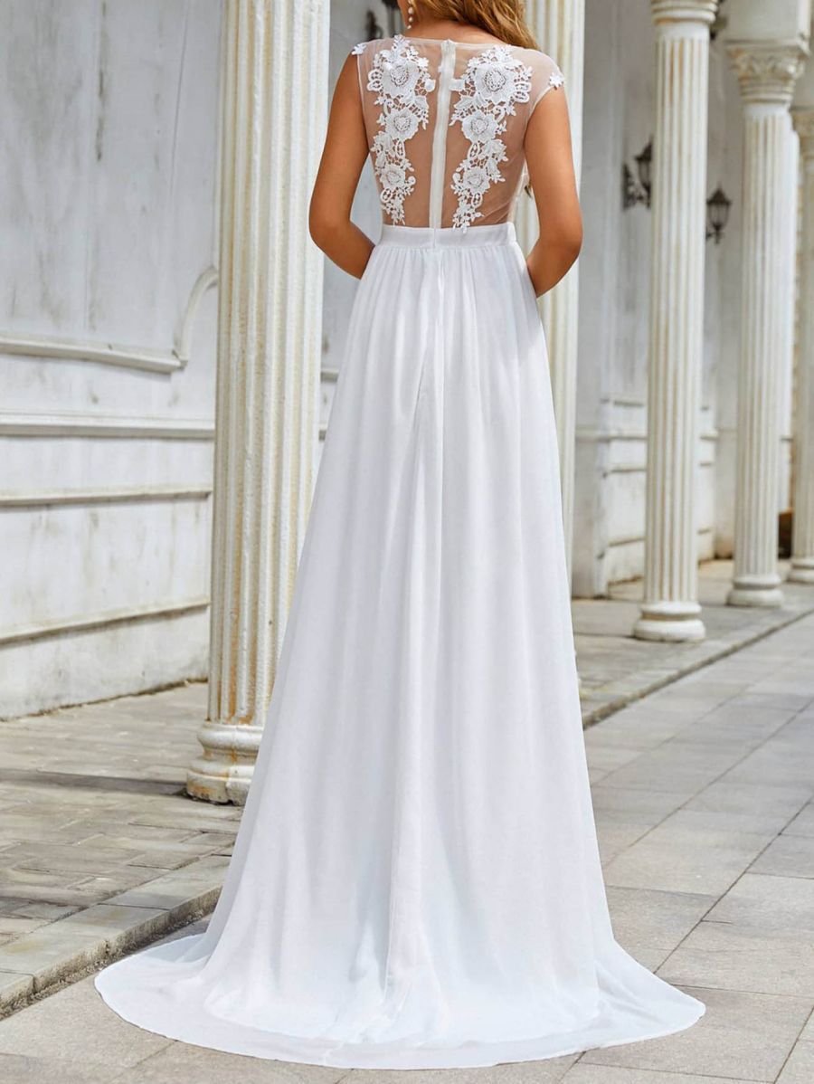 Chiffon Lace Trailing Wedding Dress with a Large Swing Skirt, perfect for an elegant bridal look.