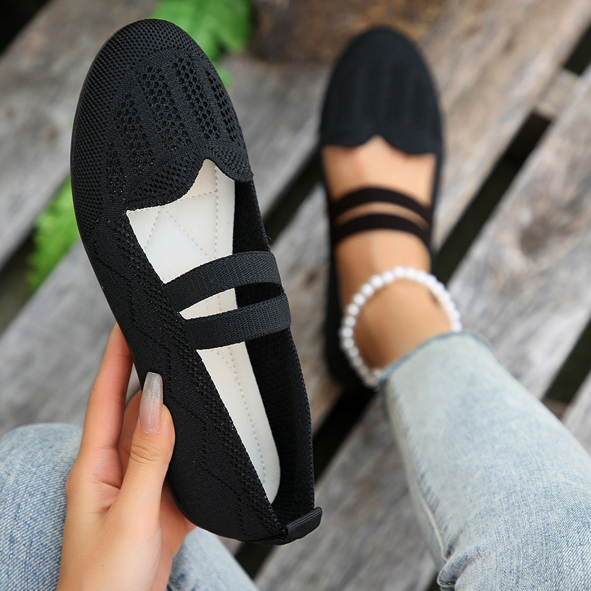 Women's Casual Mesh Flats - Low-Cut Round Toe Slip-On Knit Shoes in Lightweight Breathable Material