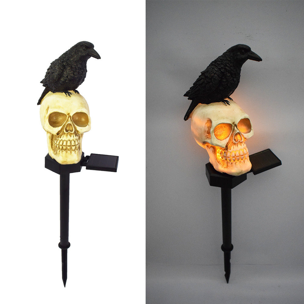 "Solar-powered outdoor Halloween pumpkin lamp for courtyard decoration, featuring a spooky design and festive lighting for Halloween."