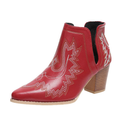 Plus size vintage embroidered Martin boots for women, featuring a stylish design with intricate embroidery for a fashionable and comfortable look.