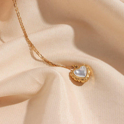 18K gold-plated love pendant necklace with vintage shell design