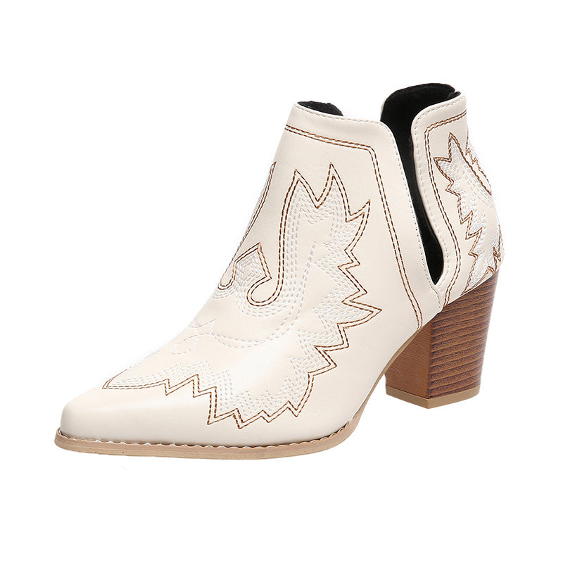 Plus size vintage embroidered Martin boots for women, featuring a stylish design with intricate embroidery for a fashionable and comfortable look.