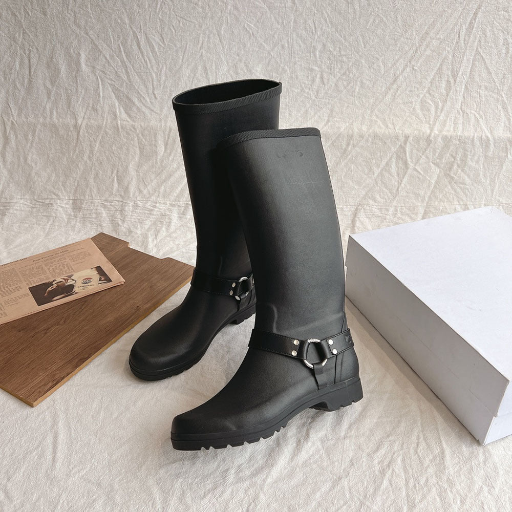 Below the knee buckle knight boots for women, featuring a stylish design and waterproof construction, perfect for versatile and fashionable footwear