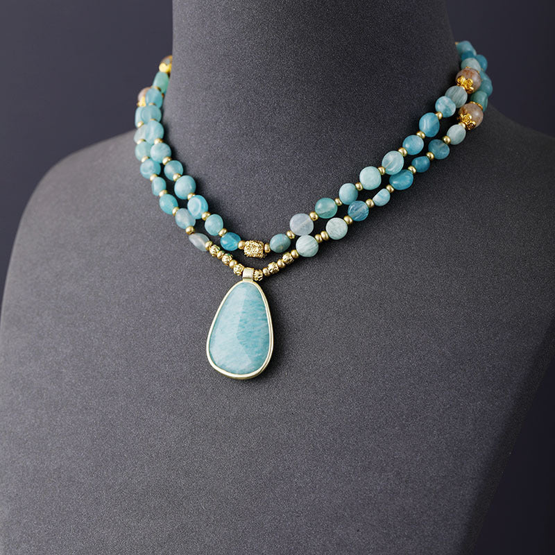 "Natural Stone Bohemian Handmade Beaded Pendant Necklace with light luxury design."