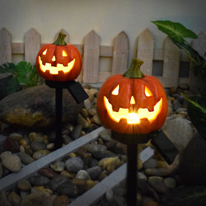 "Solar-powered outdoor Halloween pumpkin lamp for courtyard decoration, featuring a spooky design and festive lighting for Halloween."