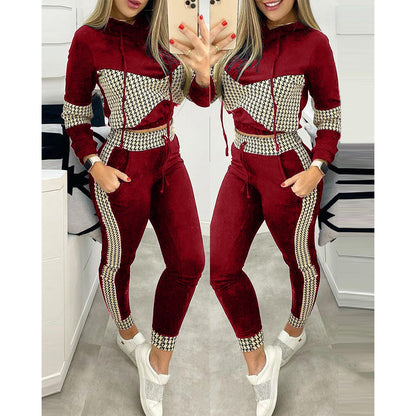 "Women's Thousand Bird Print Casual Style Sports Suit - Trendy Athleisure Set with Comfortable Fit for Everyday Wear"