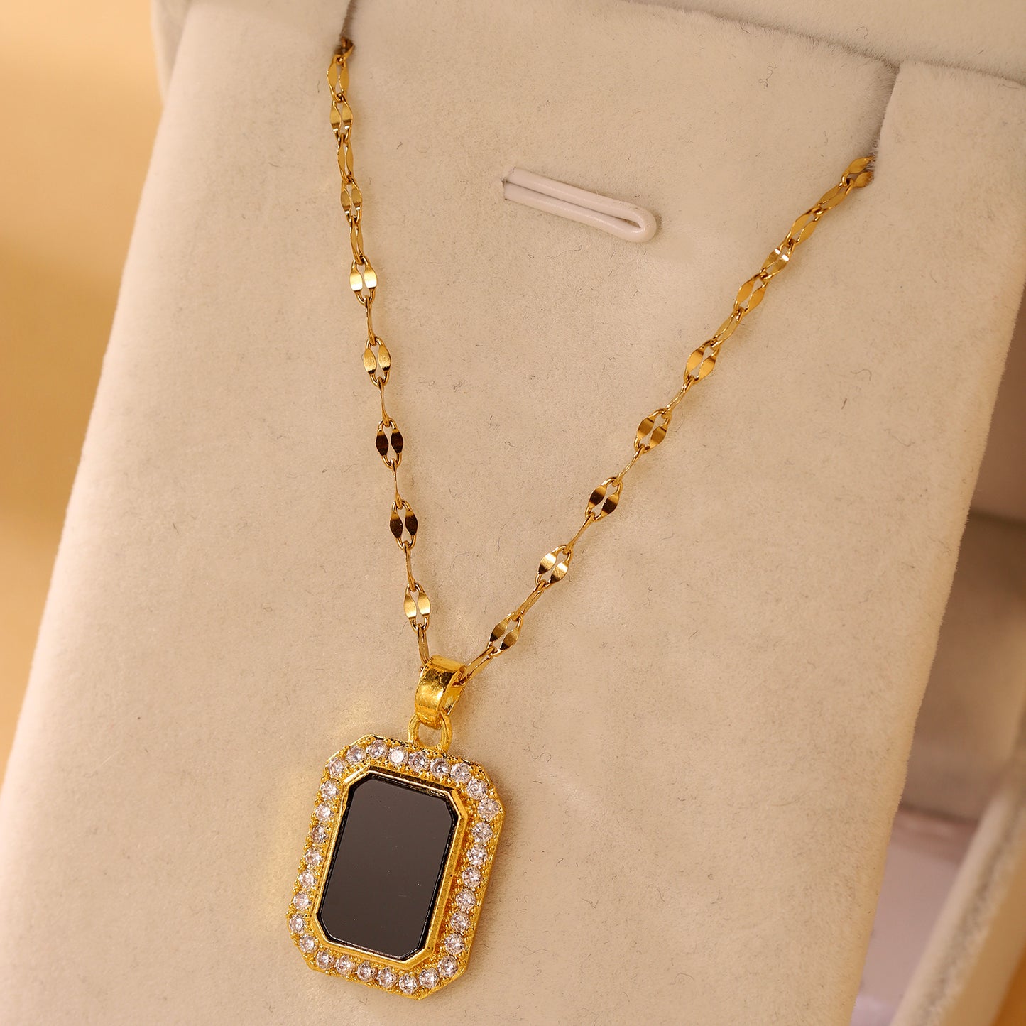 Black Square Brand Zircon Necklace With A Female Fashion Niche Design, Square Simple And Versatile Collarbone Chain touchydesign